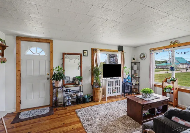 3rd image of 530 Crump St, Linwood, MI 48634 | MLS# 61050218427