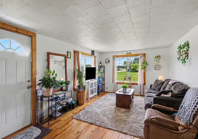 4th image of 530 Crump St, Linwood, MI 48634 | MLS# 61050218427