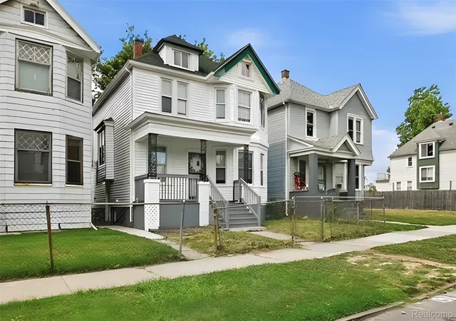 Photo 3 of Single family home for sale at 5733 Fischer St, Detroit, MI 48213 | MLS# 20261064329 | Listing updated on 2026-08-20