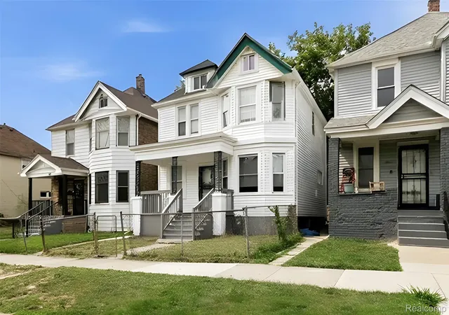 Photo 3 of Single family home for sale at 5733 Fischer St, Detroit, MI 48213 | MLS# 20261064329 | Listing updated on 2026-08-20