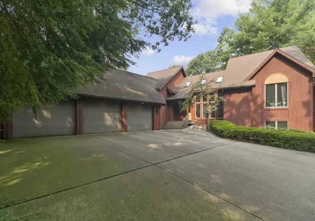 Photo 2 of Single family home for sale at 4282 Squire Heath Ln, Portage, MI 49024 | MLS# 66026042486 | Listing updated on 2026-09-03