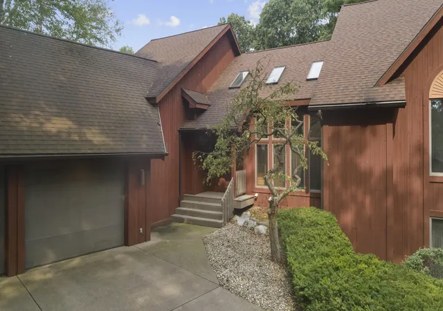 Photo 3 of Single family home for sale at 4282 Squire Heath Ln, Portage, MI 49024 | MLS# 66026042486 | Listing updated on 2026-09-03