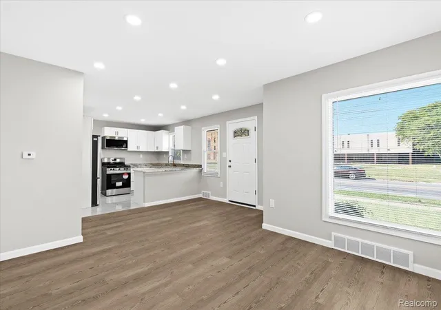 Photo 4 of Single family home for sale at 15100 Hubbell St, Detroit, MI 48227 | MLS# 20261064334 | Listing updated on 2026-08-27