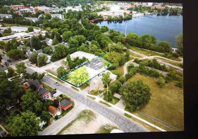 1st image of 807 Lake Ave, Traverse City, MI 49684 | MLS# 78080072311
