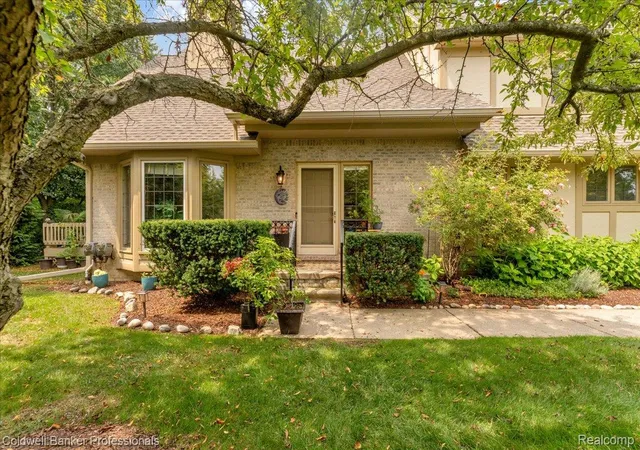 Photo 2 of Condo for sale at 2736 Winter Garden Ct, Ann Arbor, MI 48105 | MLS# 20261064341 | Listing updated on 2026-10-06