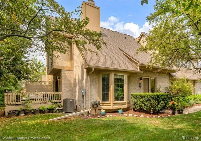 Photo 3 of Condo for sale at 2736 Winter Garden Ct, Ann Arbor, MI 48105 | MLS# 20261064341 | Listing updated on 2026-10-06