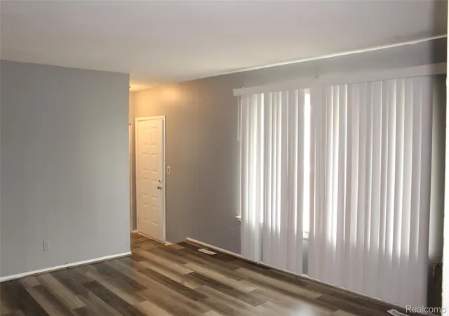Photo 3 of Single family home for sale at 2080 Flamingo Dr, Mount Morris, MI 48458 | MLS# 20261064342 | Listing updated on 2026-09-14