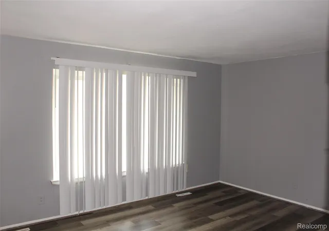Photo 3 of Single family home for sale at 2080 Flamingo Dr, Mount Morris, MI 48458 | MLS# 20261064342 | Listing updated on 2026-09-14