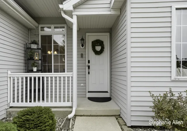 2nd image of 663 Ridgefield Dr, Coopersville, MI 49404 | MLS# 65026042496