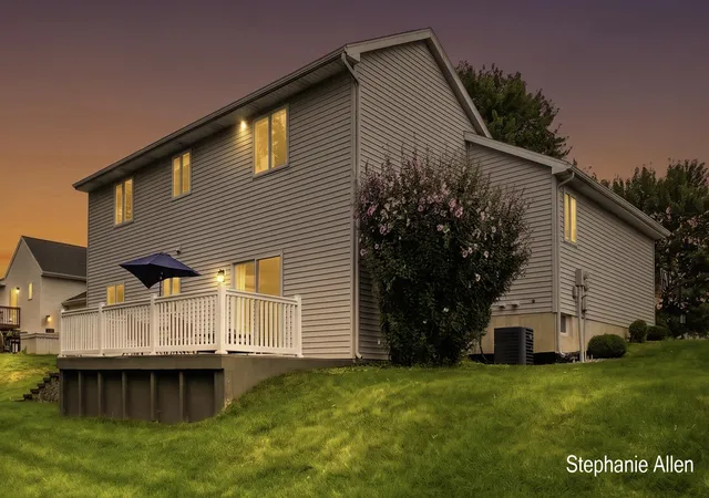 37th image of 663 Ridgefield Dr, Coopersville, MI 49404 | MLS# 65026042496