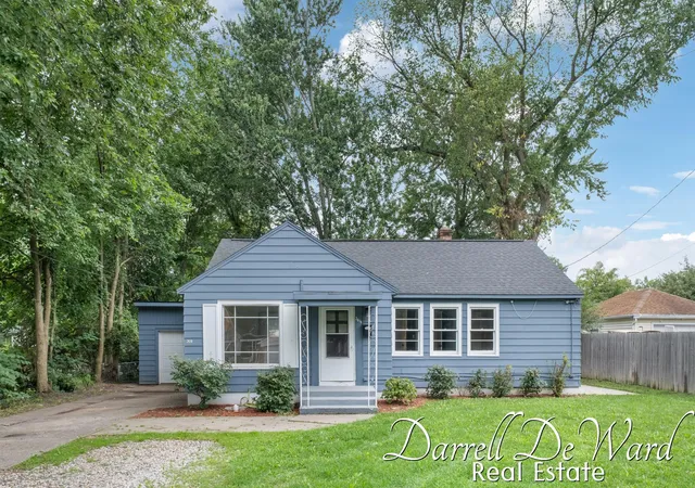 1st image of 2619 Madison Ave Se, Grand Rapids, MI 49507 | MLS# 65026042497