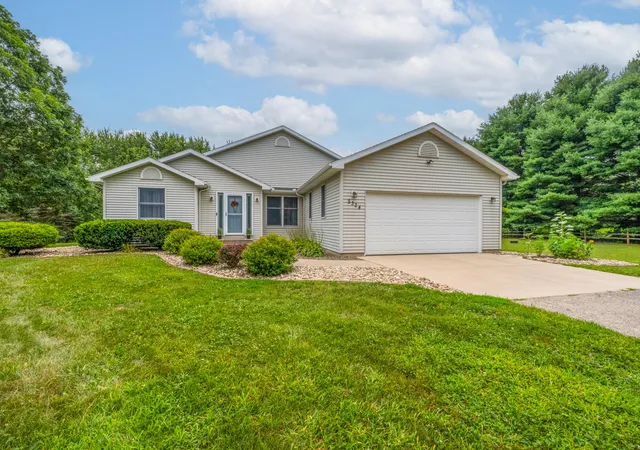 Photo 1 of Single family home for sale at 5324 Becht Rd, Coloma, MI 49038 | MLS# 69026042501 | Listing updated on 2026-09-10