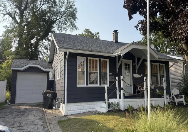 Photo 1 of Single family home for sale at 484 Upton Dr, Saint Joseph, MI 49085 | MLS# 69026042503 | Listing updated on 2026-09-05