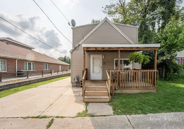 1st image of 2163 Galewood Ave Sw, Wyoming, MI 49509 | MLS# 65026042506