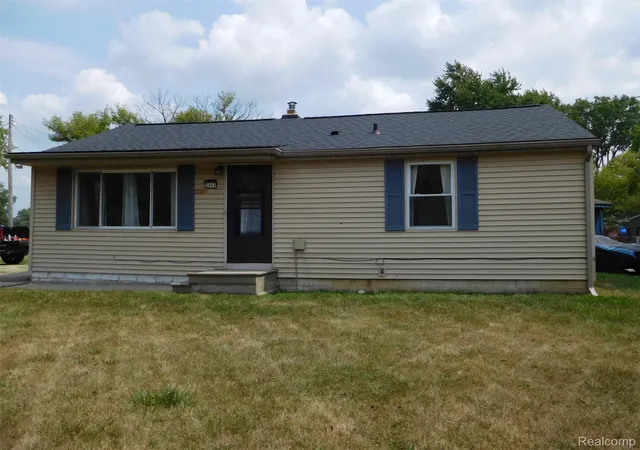 Photo 2 of Single family home for sale at 2043 Hillsdale Dr, Davison, MI 48423 | MLS# 20261064346 | Listing updated on 2026-09-05