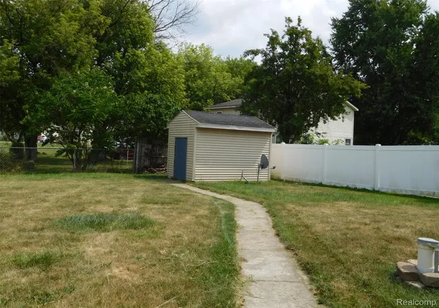 Photo 3 of Single family home for sale at 2043 Hillsdale Dr, Davison, MI 48423 | MLS# 20261064346 | Listing updated on 2026-09-05