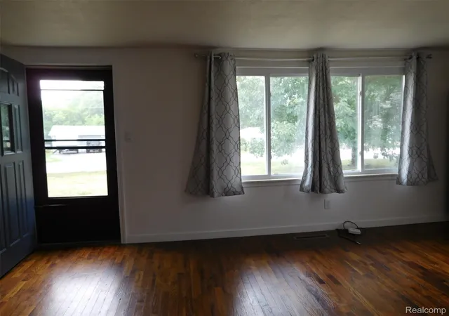 Photo 3 of Single family home for sale at 2043 Hillsdale Dr, Davison, MI 48423 | MLS# 20261064346 | Listing updated on 2026-09-05