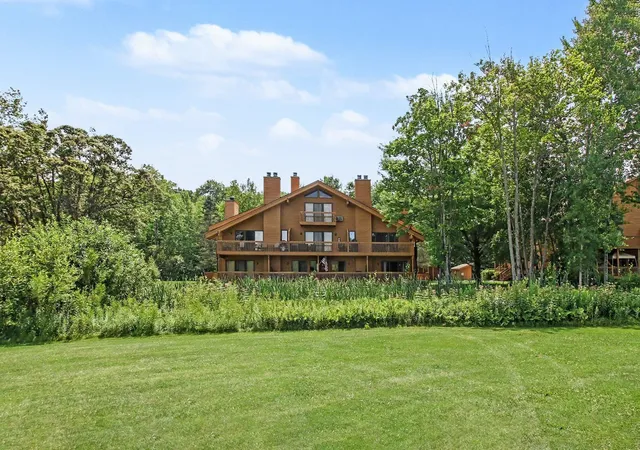 Listing Photo 2 - Condo for sale in building located at 6658 Schuss Mountain Ln, Mancelona, MI 49659