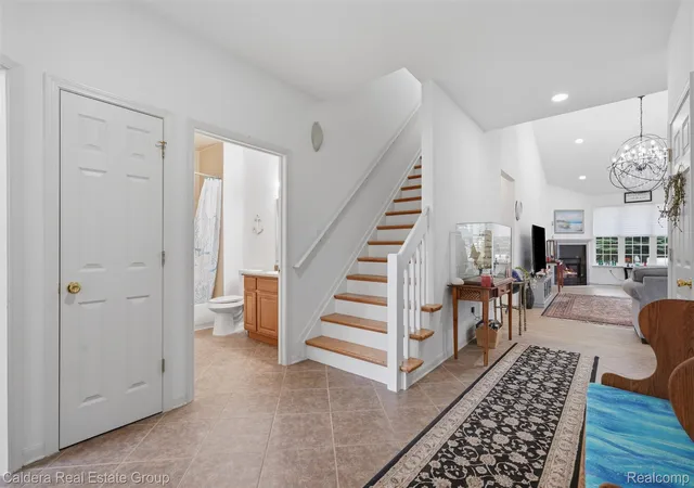 Listing Photo 4 - Condo for sale in building located at 44190 Orion Dr, Sterling Heights, MI 48314