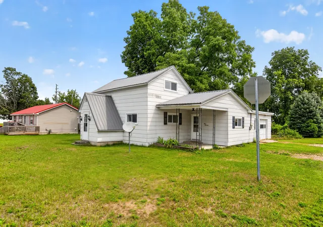 3rd image of 314 Decalb St, Reed City, MI 49677 | MLS# 72026042509