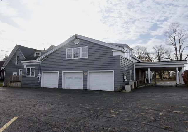 Photo 3 of Single family home for sale at 208 W Erie St, Albion, MI 49224 | MLS# 64026042513 | Listing updated on 2026-08-13