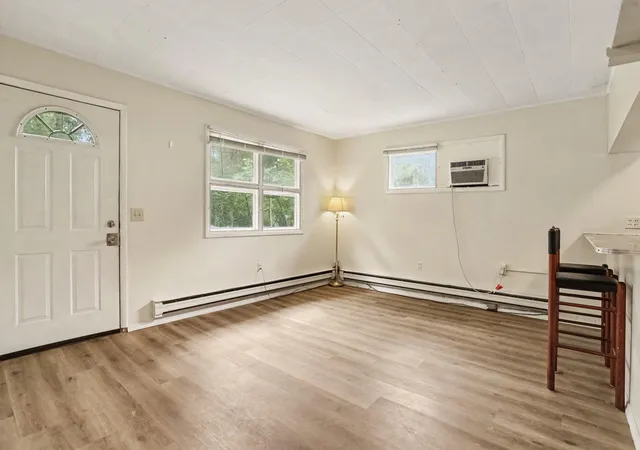 Listing Photo 3 - Condo for sale in building located at 610 Campbell Ave, Kalamazoo, MI 49006