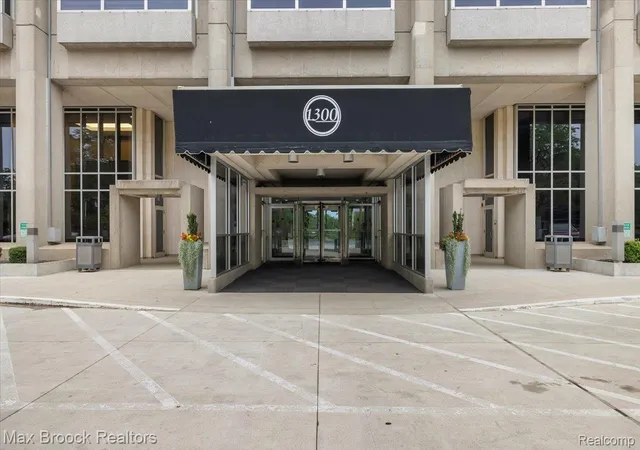 Photo 2 of Condo for sale at 1300 E Lafayette St #1509, Detroit, MI 48207 | MLS# 20261064361 | Listing updated on 2026-09-17