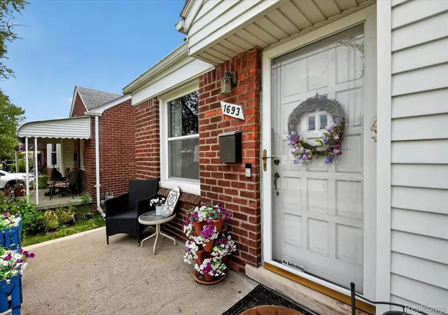 Photo 3 of Single family home for sale at 1693 Riverbank St, Lincoln Park, MI 48146 | MLS# 20261064367 | Listing updated on 2026-09-17