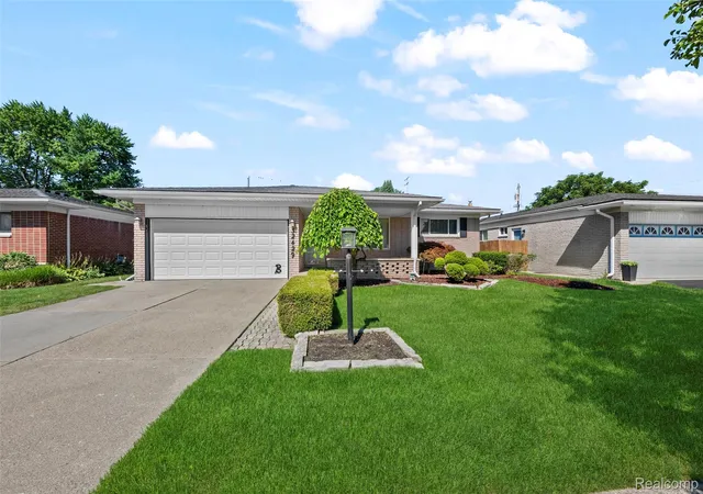 Photo 1 of Single family home for sale at 32429 Whitley Cir, Warren, MI 48088 | MLS# 20261064370 | Listing updated on 2026-09-17