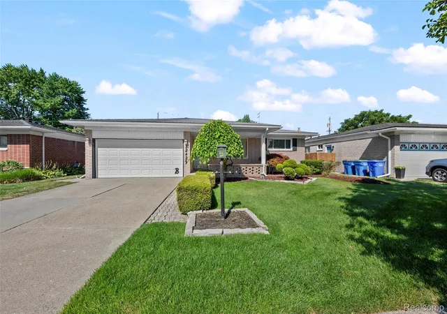 Photo 2 of Single family home for sale at 32429 Whitley Cir, Warren, MI 48088 | MLS# 20261064370 | Listing updated on 2026-09-17