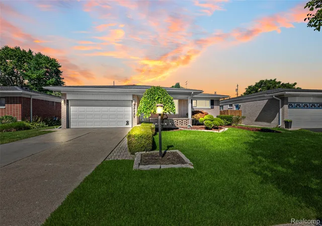 Photo 3 of Single family home for sale at 32429 Whitley Cir, Warren, MI 48088 | MLS# 20261064370 | Listing updated on 2026-09-17