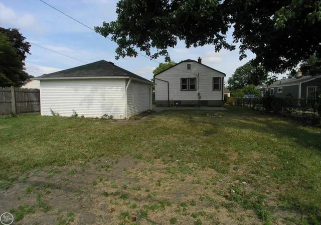 31st image of 25151 Dodge St, Roseville, MI 48066 | MLS# 58050218437