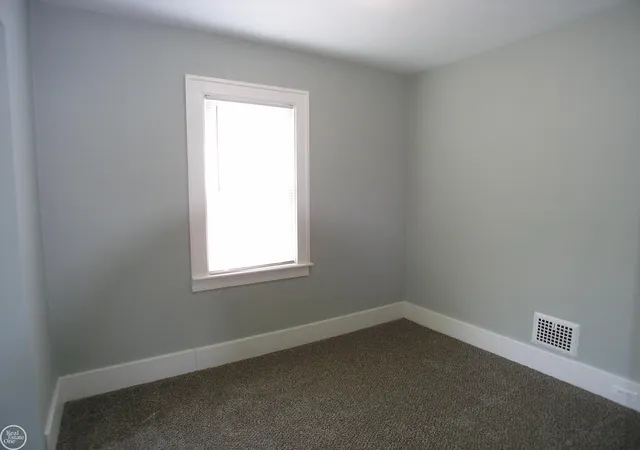 5th image of 25151 Dodge St, Roseville, MI 48066 | MLS# 58050218437
