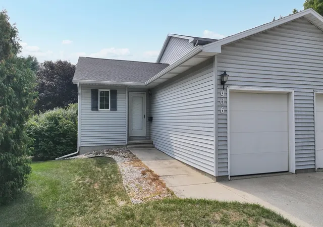 1st image of 906 S Crapo, Mount Pleasant, MI 48858 | MLS# 79080072312