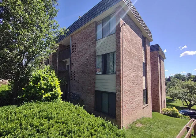2nd image of 2140 Pauline Blvd #205, Ann Arbor, MI 48103 | MLS# 81026042533