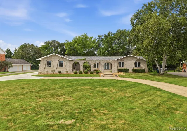 Photo 1 of Sale Pending at 10528 Blaine Rd, Brighton, MI 48114 | MLS# 20261064389 | Listing updated on 2026-09-06