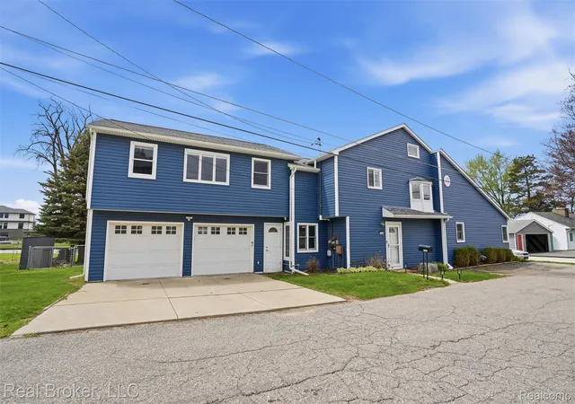 3rd image of 2299 Kingston St, White Lake, MI 48386 | MLS# 20261064395