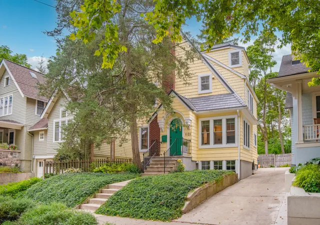 1st image of 1121 Ferdon Rd, Ann Arbor, MI 48104 | MLS# 81026042545