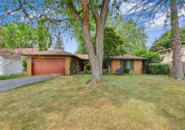 Photo 1 of Single family home for sale at 3216 Circle Dr, Flint, MI 48507 | MLS# 20261064404 | Listing updated on 2026-09-12