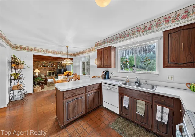 Photo 3 of Single family home for sale at 6084 Deguise Ct, Rochester Hills, MI 48306 | MLS# 20261064408 | Listing updated on 2026-09-14