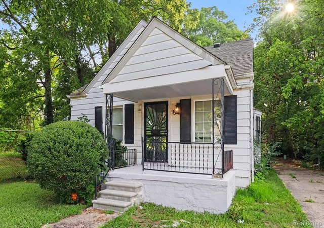 Photo 2 of Single family home for sale at 9636 Plainview Ave, Detroit, MI 48228 | MLS# 20261064410 | Listing updated on 2026-09-11