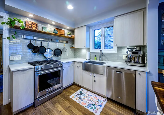 Photo 3 of Single family home for sale at 656 W Maplehurst St, Ferndale, MI 48220 | MLS# 20261064412 | Listing updated on 2026-09-09