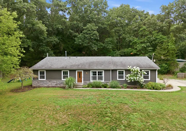 Photo 2 of Single family home for sale at 5643 E C Ave, Richland, MI 49083 | MLS# 66026042549 | Listing updated on 2026-08-13