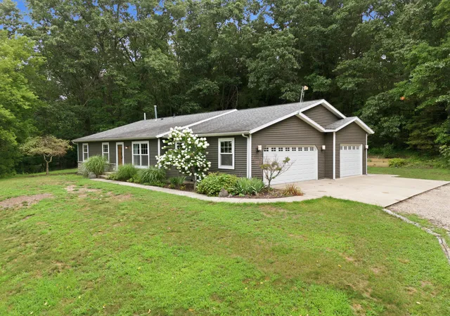 Photo 3 of Single family home for sale at 5643 E C Ave, Richland, MI 49083 | MLS# 66026042549 | Listing updated on 2026-08-13