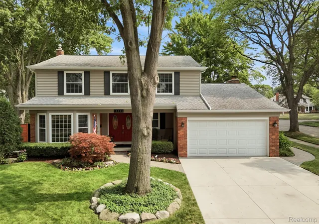 Photo 1 of Single family home for sale at 15338 Susanna Cir, Livonia, MI 48154 | MLS# 20261064425 | Listing updated on 2026-09-13