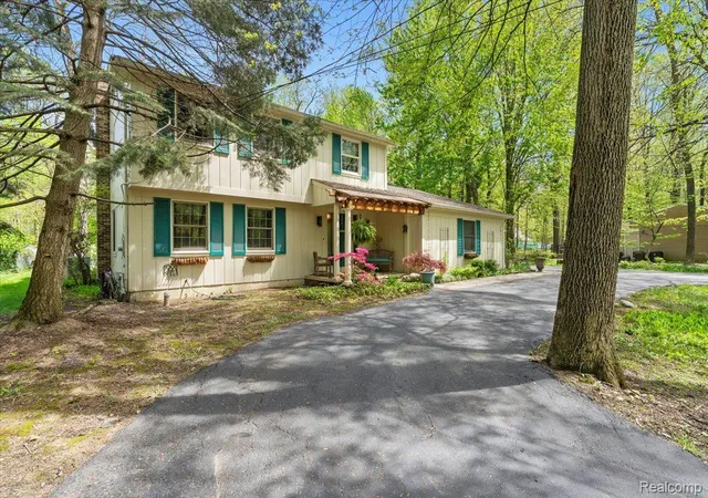 2nd image of 19177 Meridian Rd, Grosse Ile, MI 48138 | MLS# 20261064432