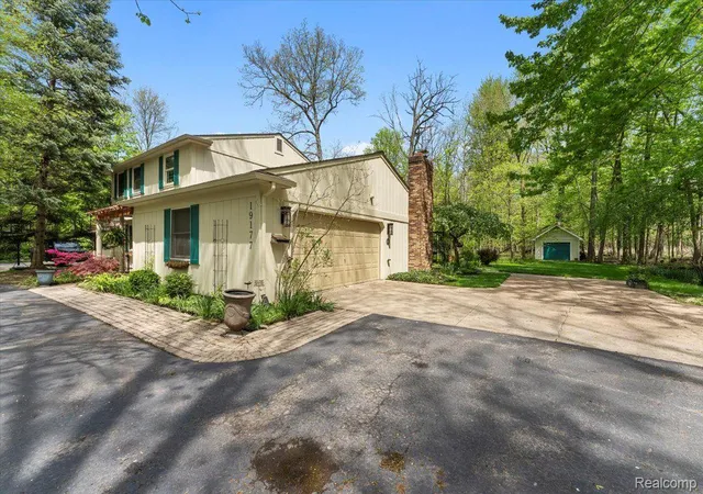 44th image of 19177 Meridian Rd, Grosse Ile, MI 48138 | MLS# 20261064432