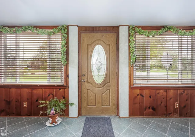 Photo 3 of Single family home for sale at 17346 Common Rd, Roseville, MI 48066 | MLS# 58050218445 | Listing updated on 2026-09-30