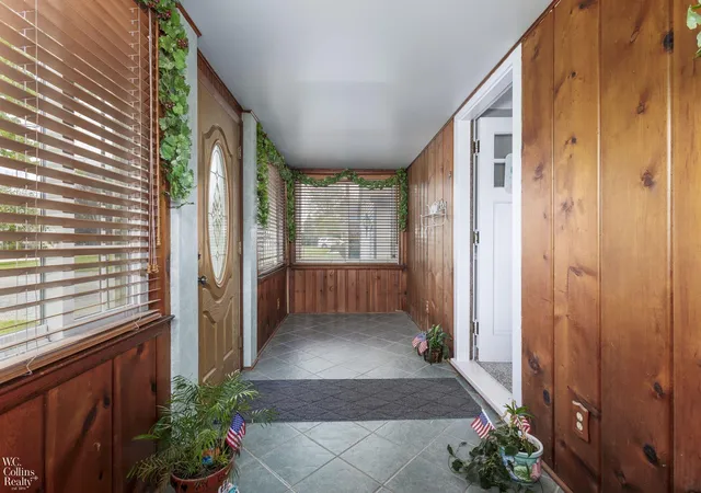 Photo 3 of Single family home for sale at 17346 Common Rd, Roseville, MI 48066 | MLS# 58050218445 | Listing updated on 2026-09-30