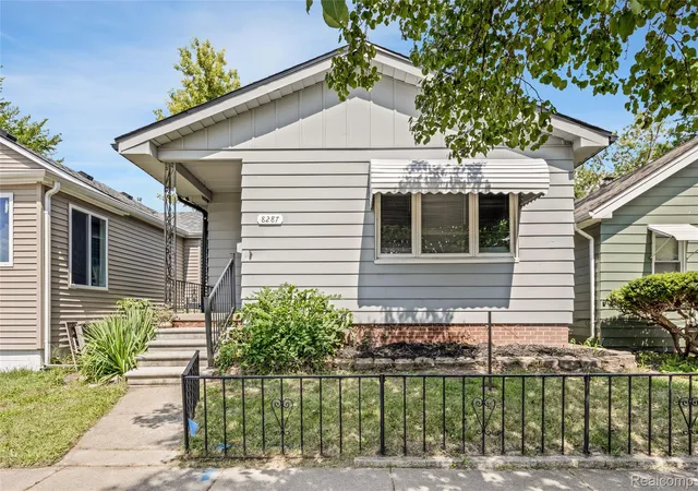 Photo 2 of Single family home for sale at 8287 Meadow Ave, Warren City Macomb, MI 48089 | MLS# 20261064437 | Listing updated on 2026-09-14
